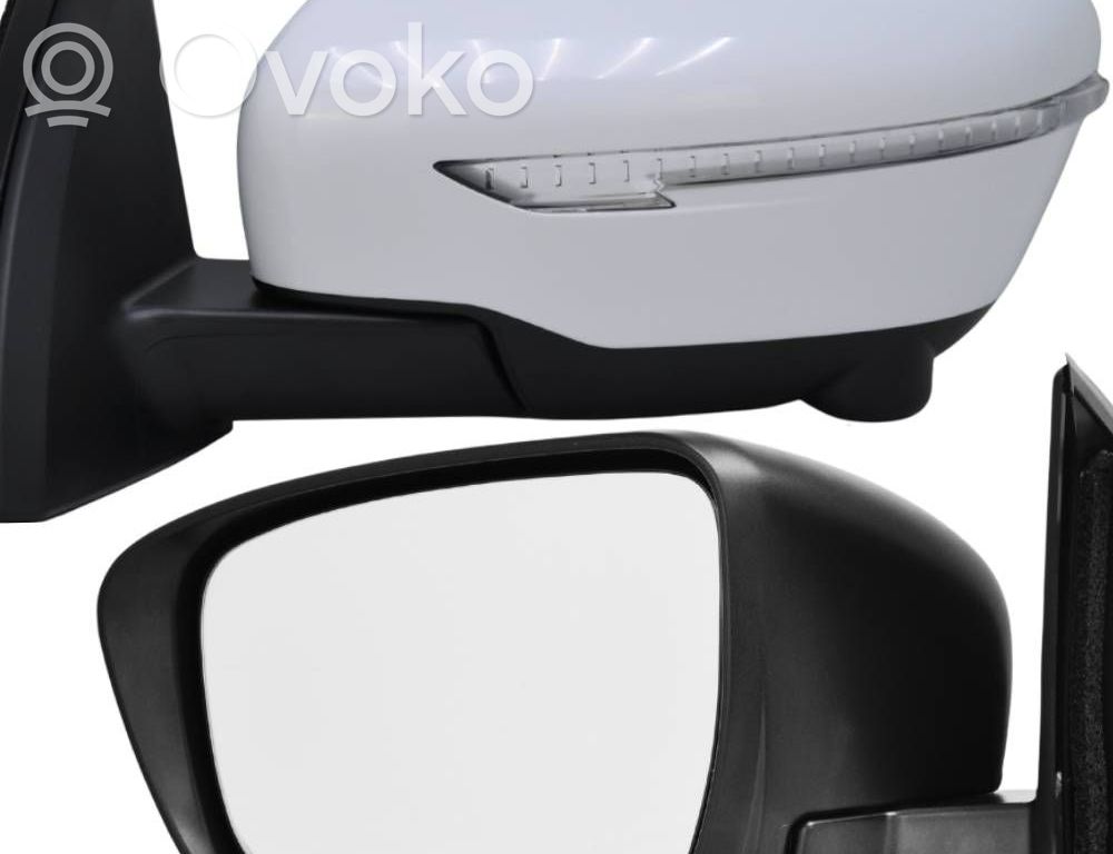Nissan Qashqai Elektryczne lusterko boczne drzwi przednich 