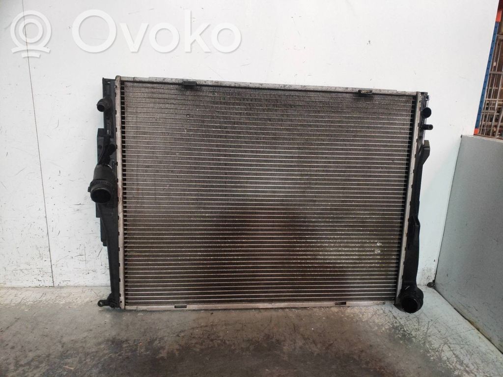 BMW 3 E90 E91 Coolant radiator 