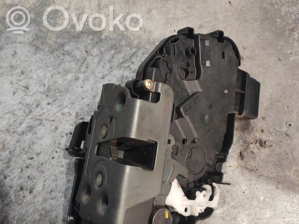 Motor de cierre de puerta trasera   30753674