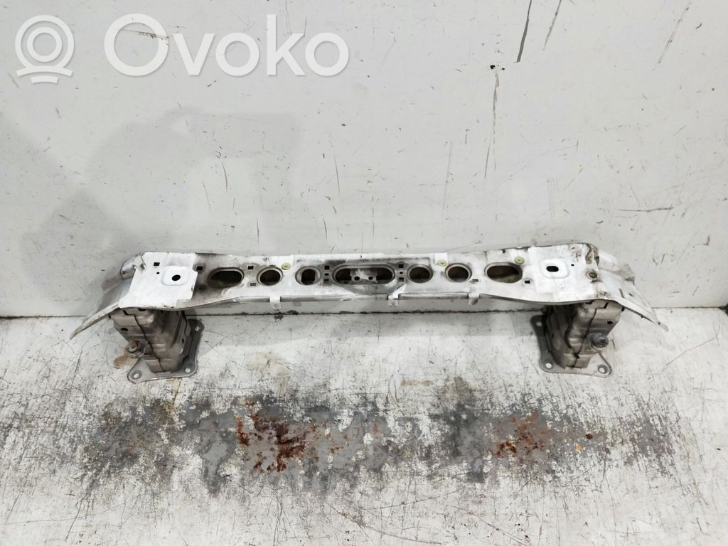 Front bumper mounting bracket