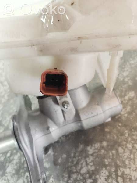 Bomba de freno   32069745