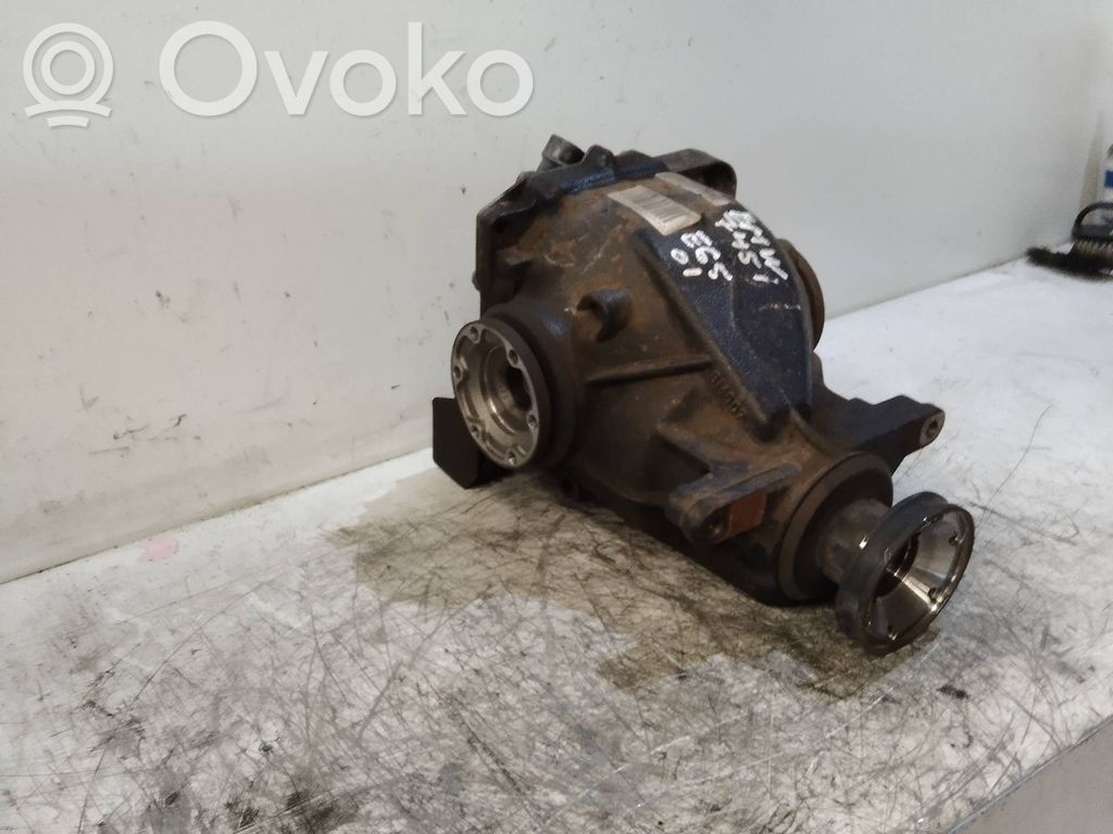 BMW 7 E65 E66 Galinis reduktorius 