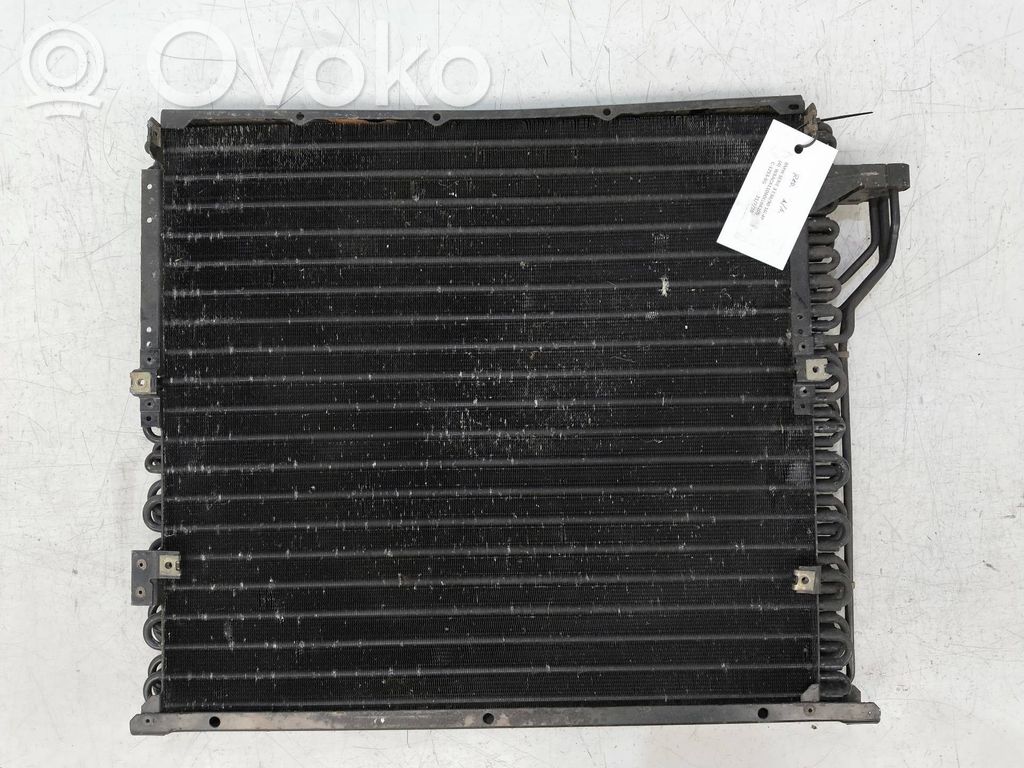 BMW 3 E30 Jäähdyttimen lauhdutin (A/C) 