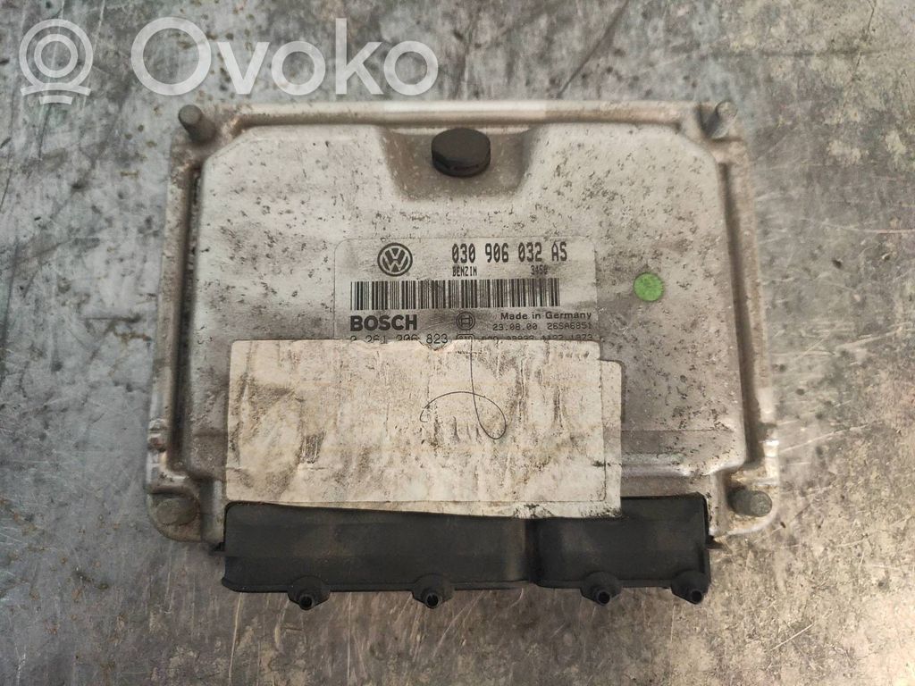 Engine control unit/module   0261206823,030906032AS