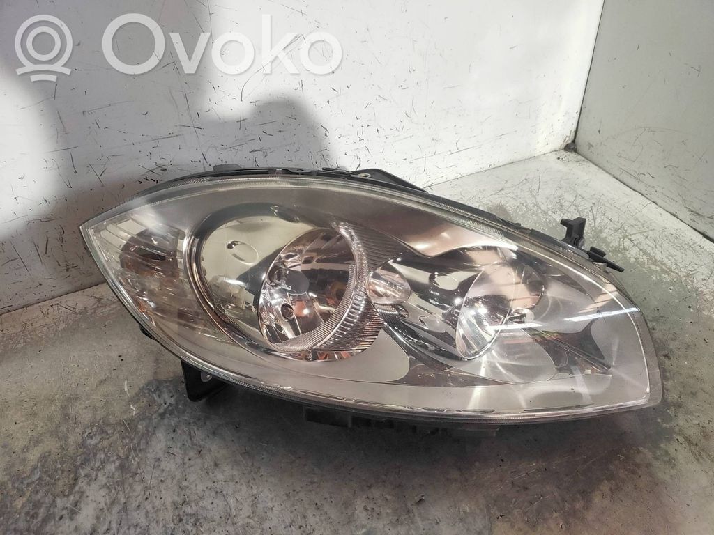 Fiat Linea Lampa przednia 