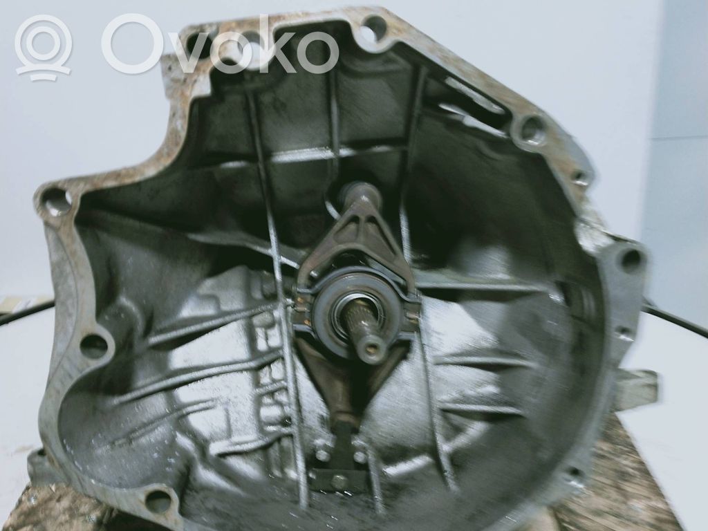 Audi 100 200 5000 C3 Mechaninė 5 pavarų dėžė 