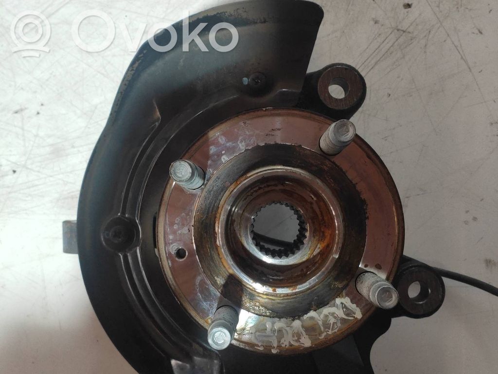 Front wheel hub spindle knuckle
