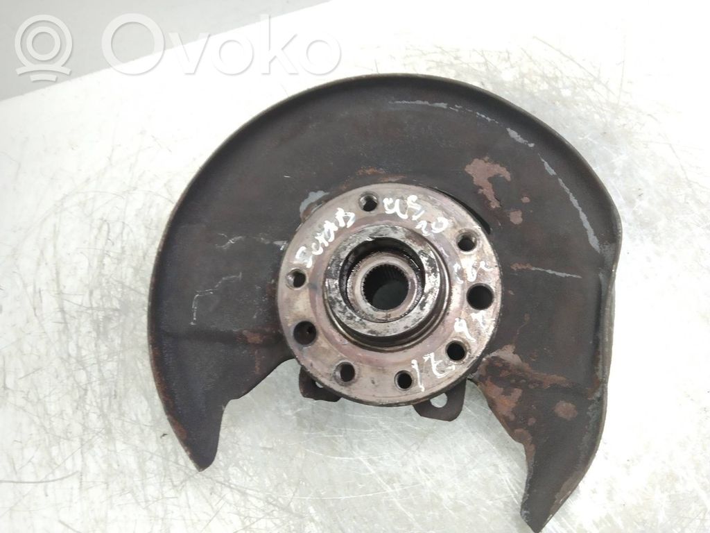 Front wheel hub spindle knuckle