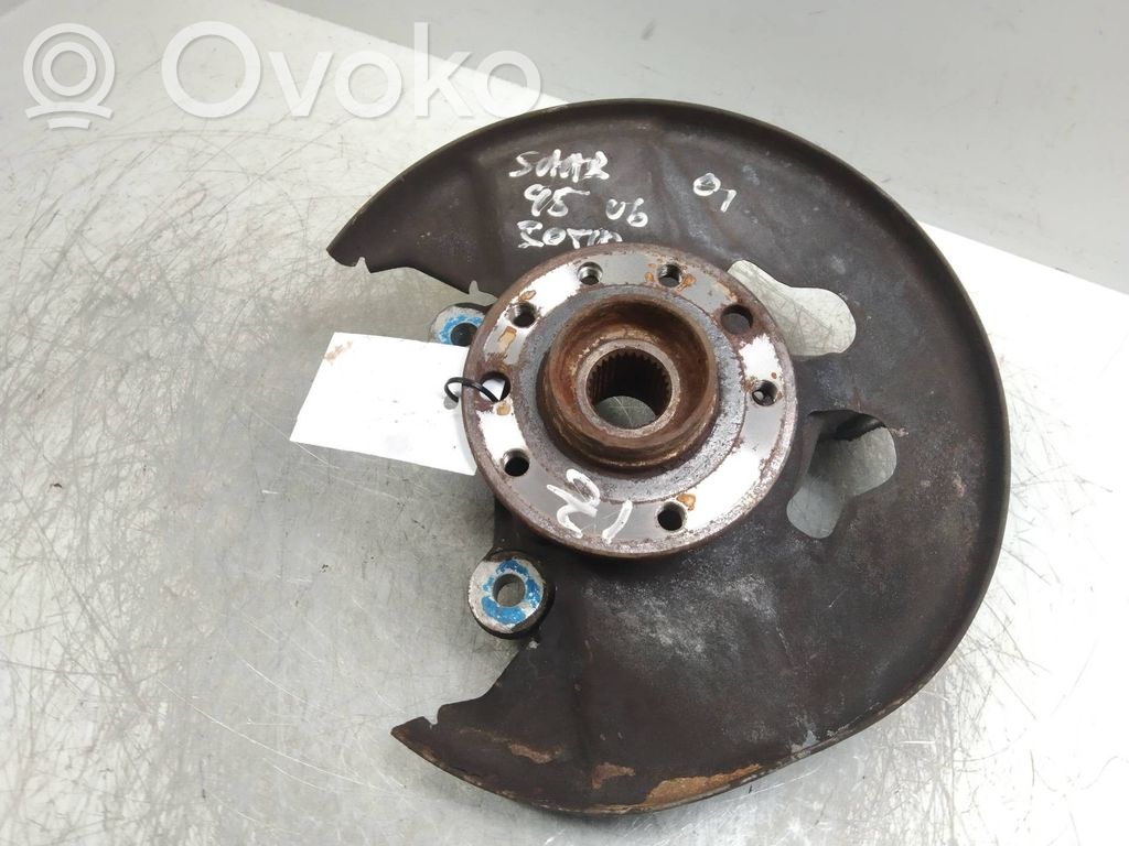 Front wheel hub spindle knuckle