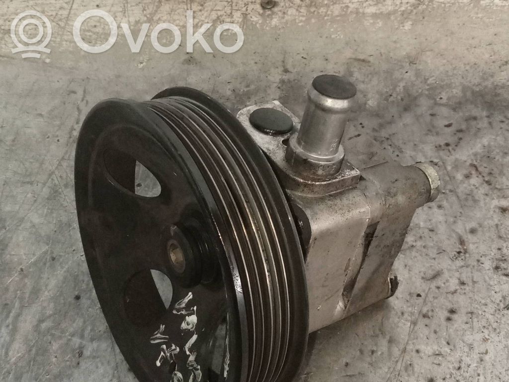Volvo V70 Ohjaustehostimen pumppu 