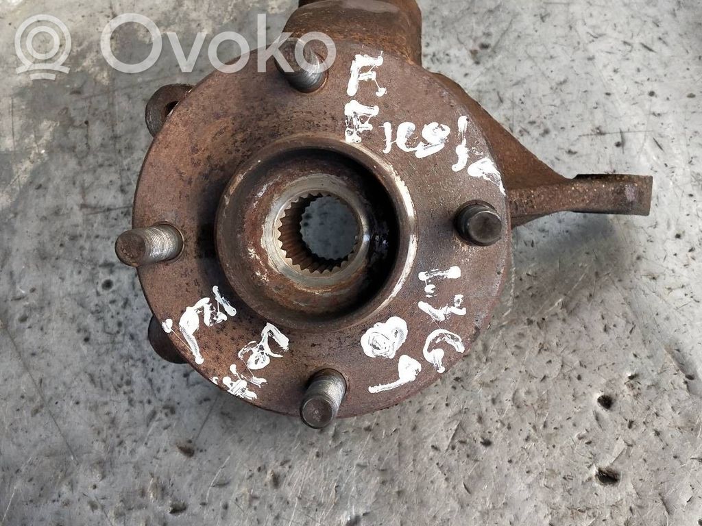 Ford Fiesta Передний поворотный кулак (ступица, цапфа) 