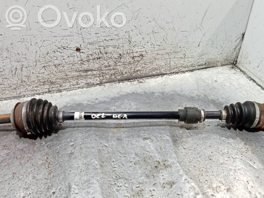 Toyota Yaris Półoś przednia 