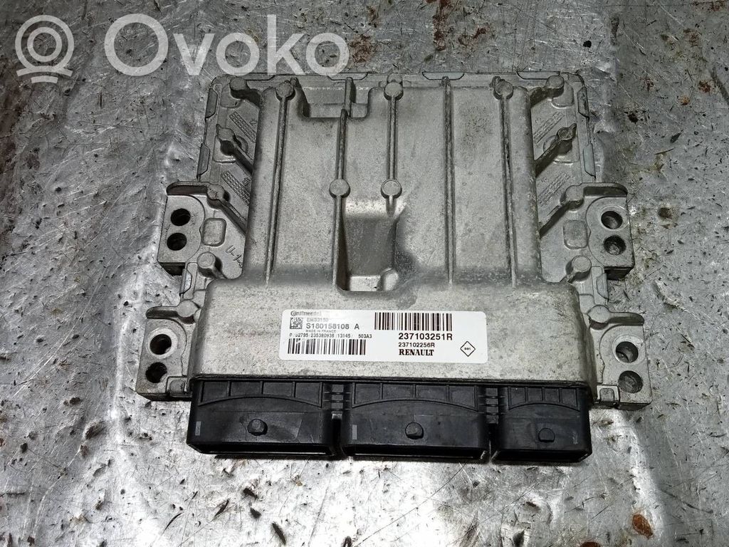 Renault Megane III Engine control unit/module 