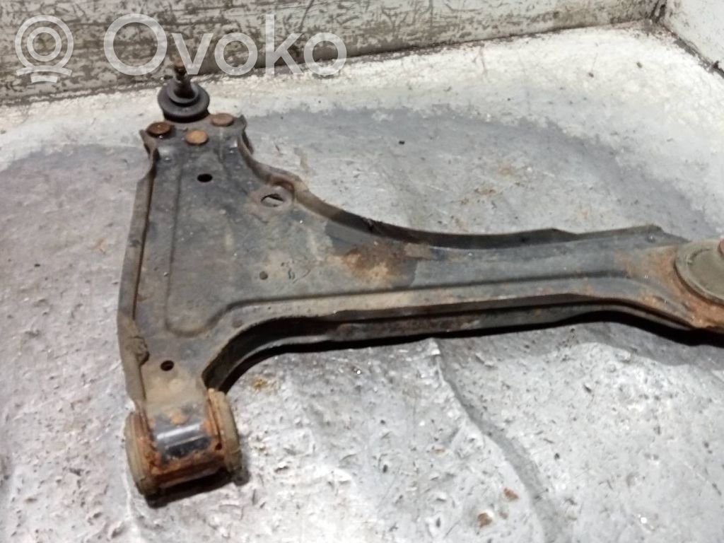 Opel Vectra A Braccio di controllo sospensione anteriore 