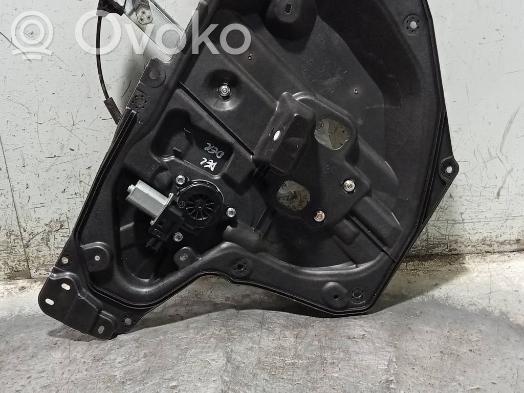 Mazda 3 III Podnośnik szyby drzwi z silniczkiem 