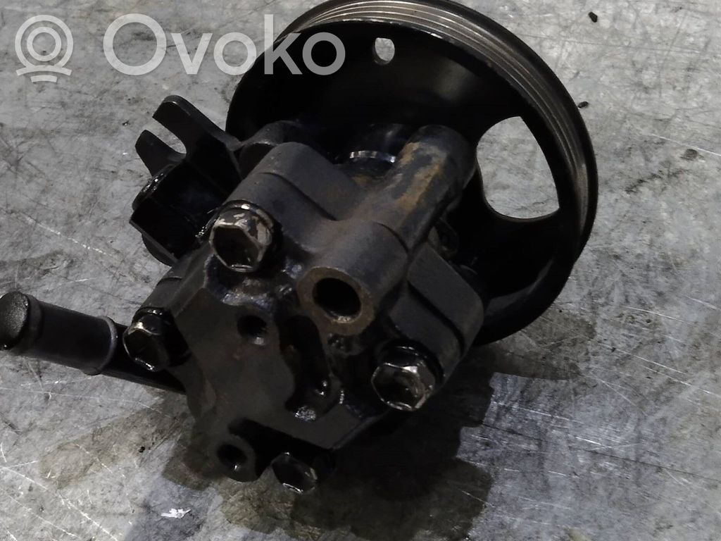 Nissan Primera Ohjaustehostimen pumppu 