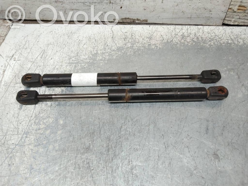 Volkswagen Bora Amortizatorius galinio dangčio 