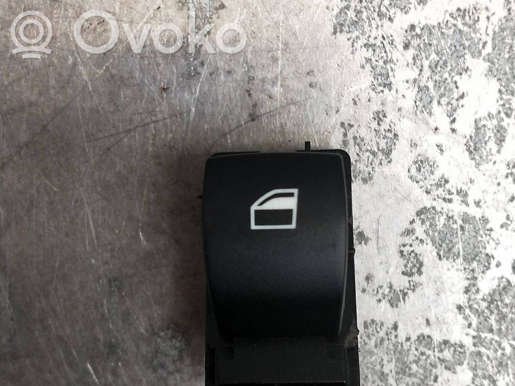 Electric window control switch   6922244AI01