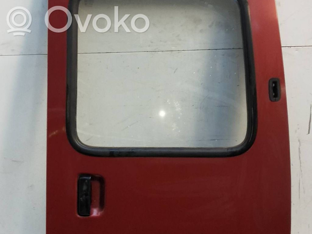 Задняя дверь