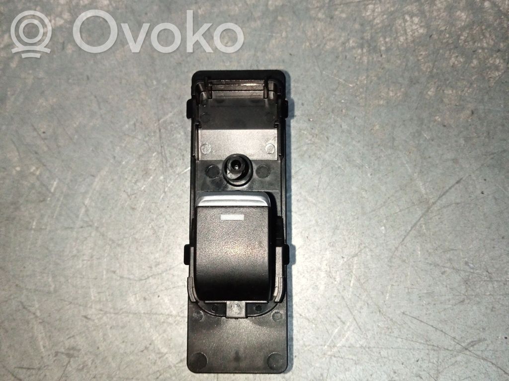Electric window control switch   5AB131EB05