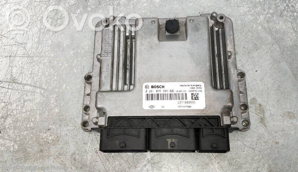 Renault Clio IV Engine control unit/module 