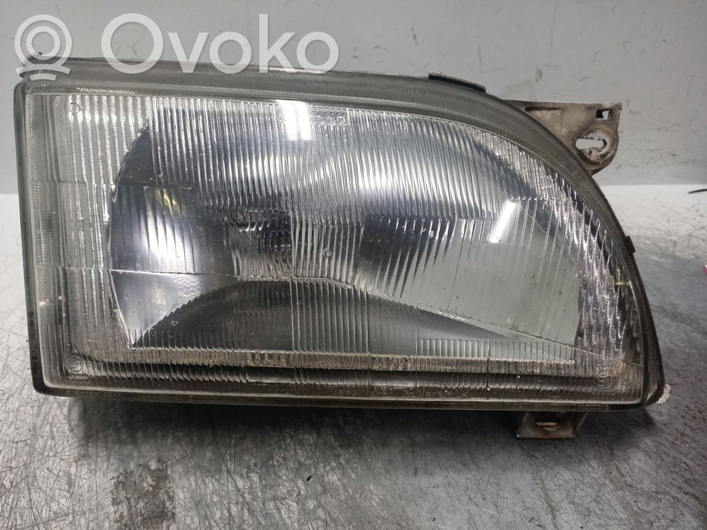 Ford Transit Phare frontale 