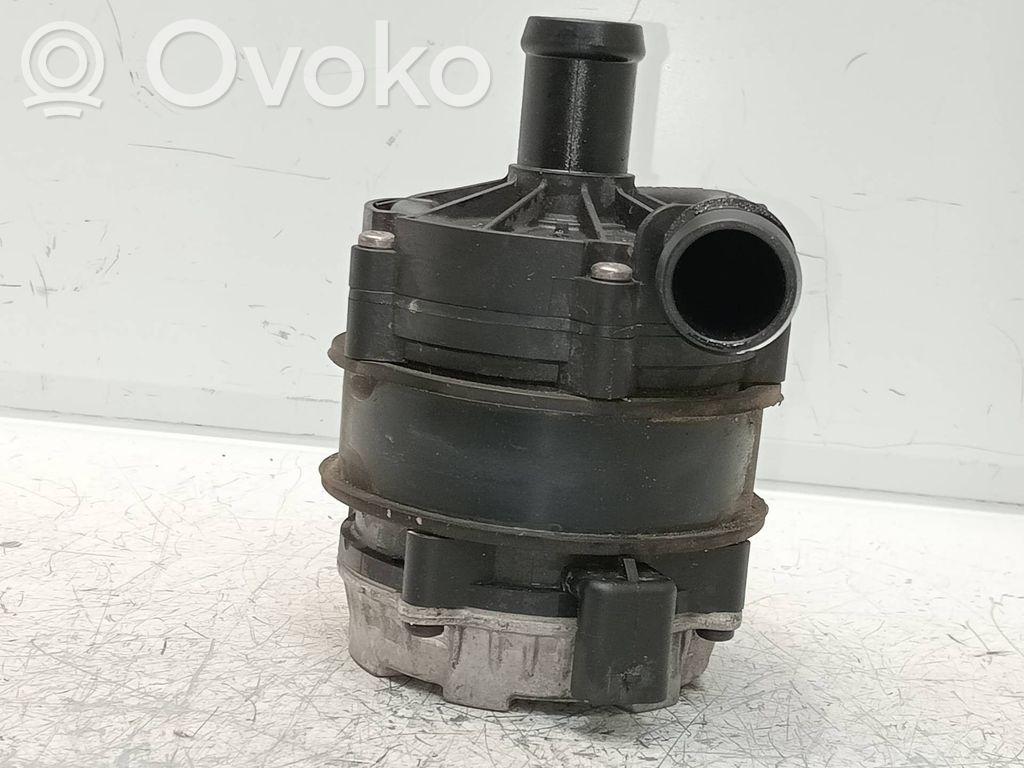 Audi A3 S3 8V Водяной насос 