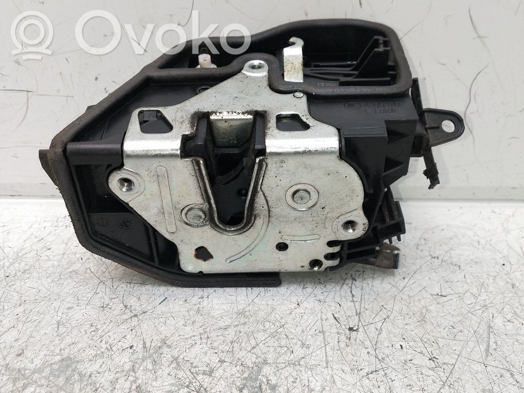 Etuoven lukon moottori   7202145