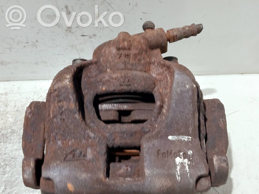 Caliper de freno delantero