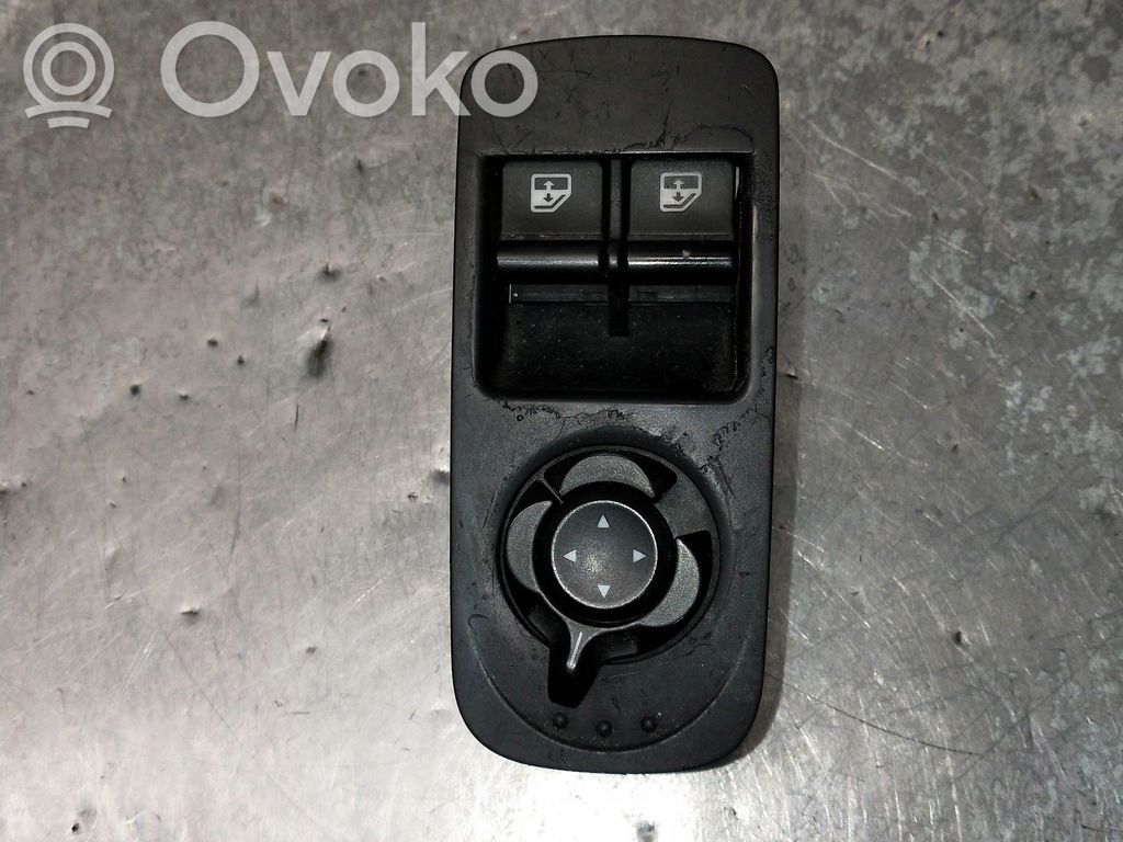 Alfa Romeo Mito Electric window control switch 