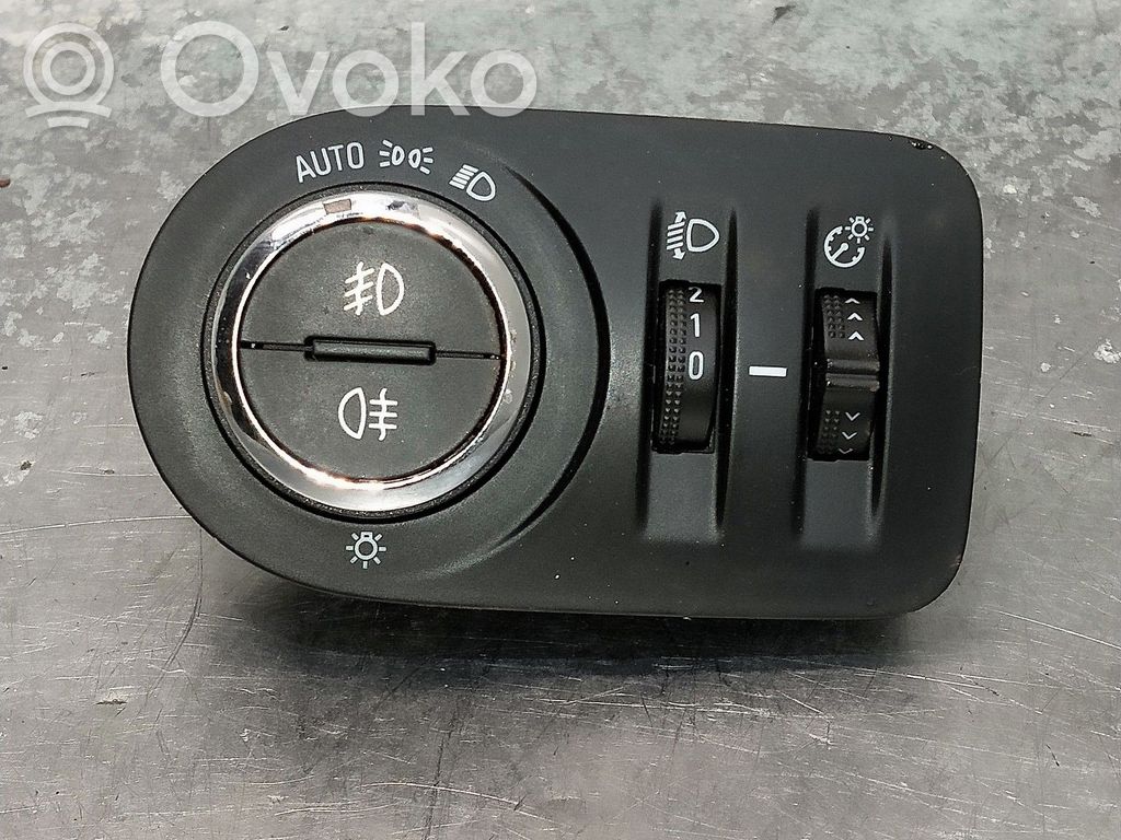 Panel lighting control switch   13493472,17006666
