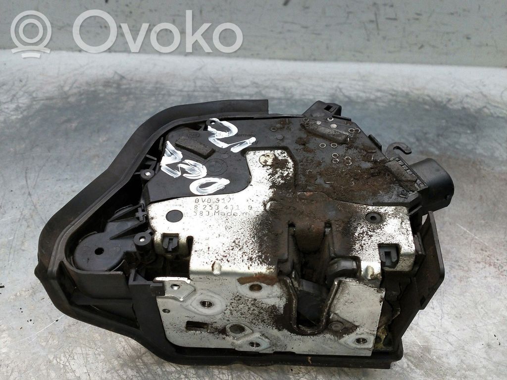 Bloķēt motoru   3P
