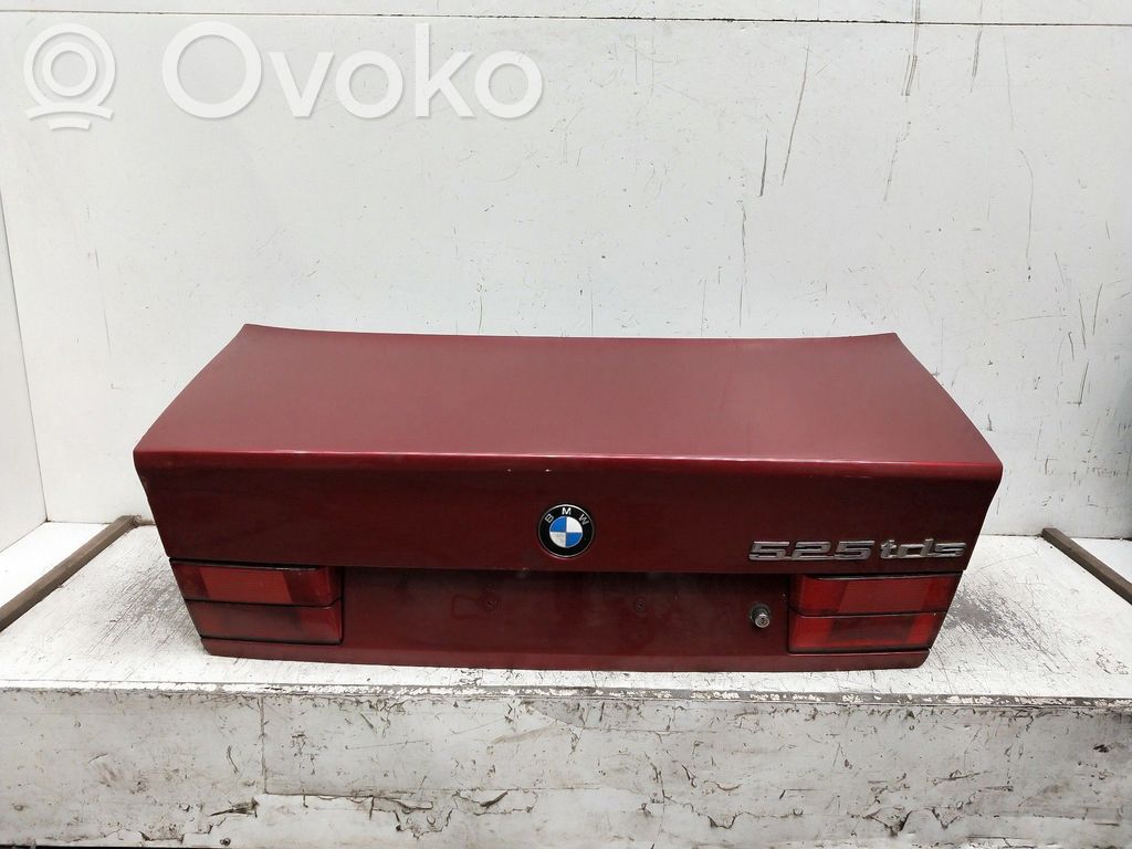Parcel shelf