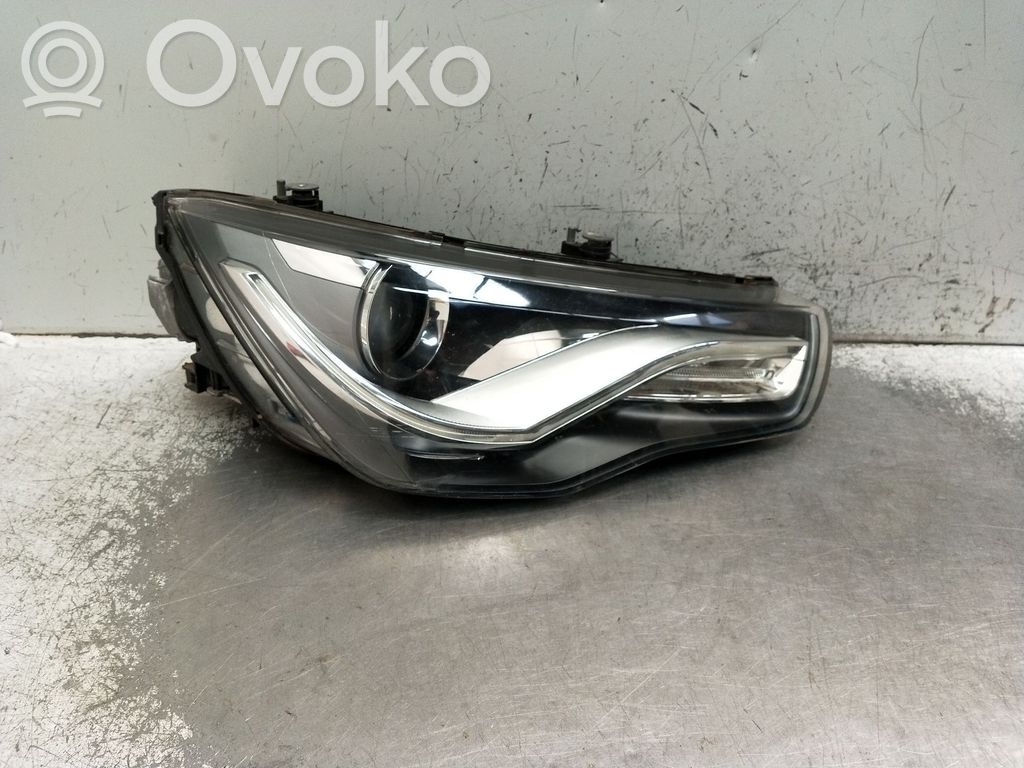 Audi A1 Lampa przednia 