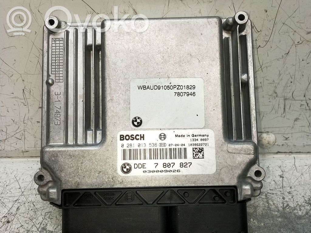 BMW 1 E81 E87 Variklio valdymo blokas 