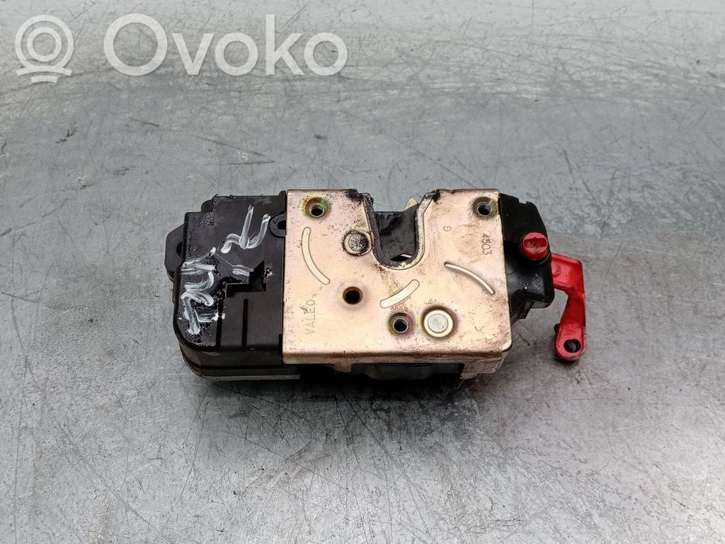 Motor de cierre de puerta trasera