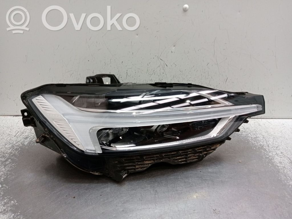 Headlight/headlamp   COCHEINUNDADO,SOCIOPORDENTRO