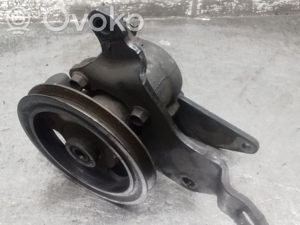Opel Corsa B Power steering pump 