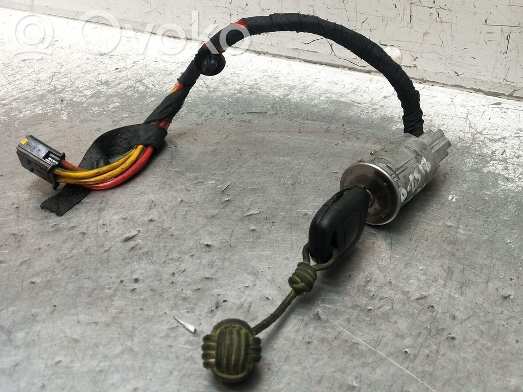 Renault Clio II Užvedimo spynelė 