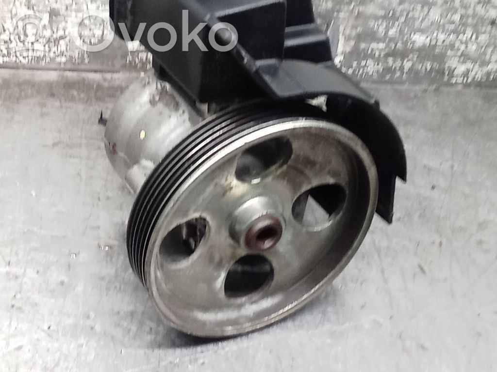 Peugeot 206 Power steering pump 