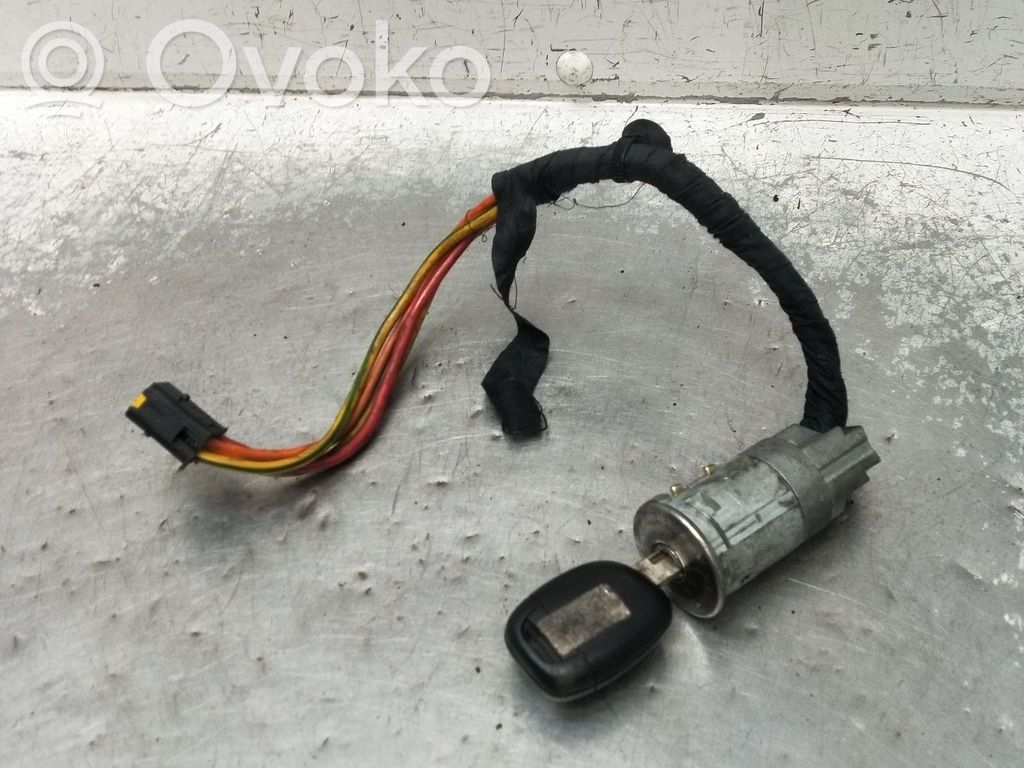Renault Clio II Užvedimo spynelė 