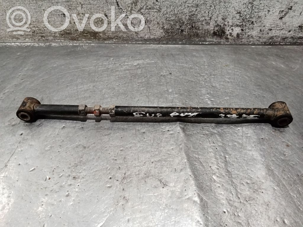 Hyundai Matrix Brazo de suspensión trasero 