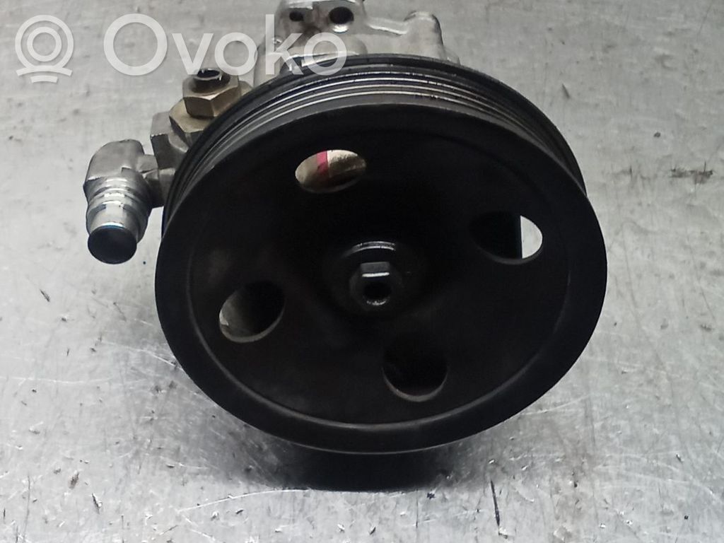 Mercedes-Benz Sprinter W901 W902 W903 W904 Power steering pump 