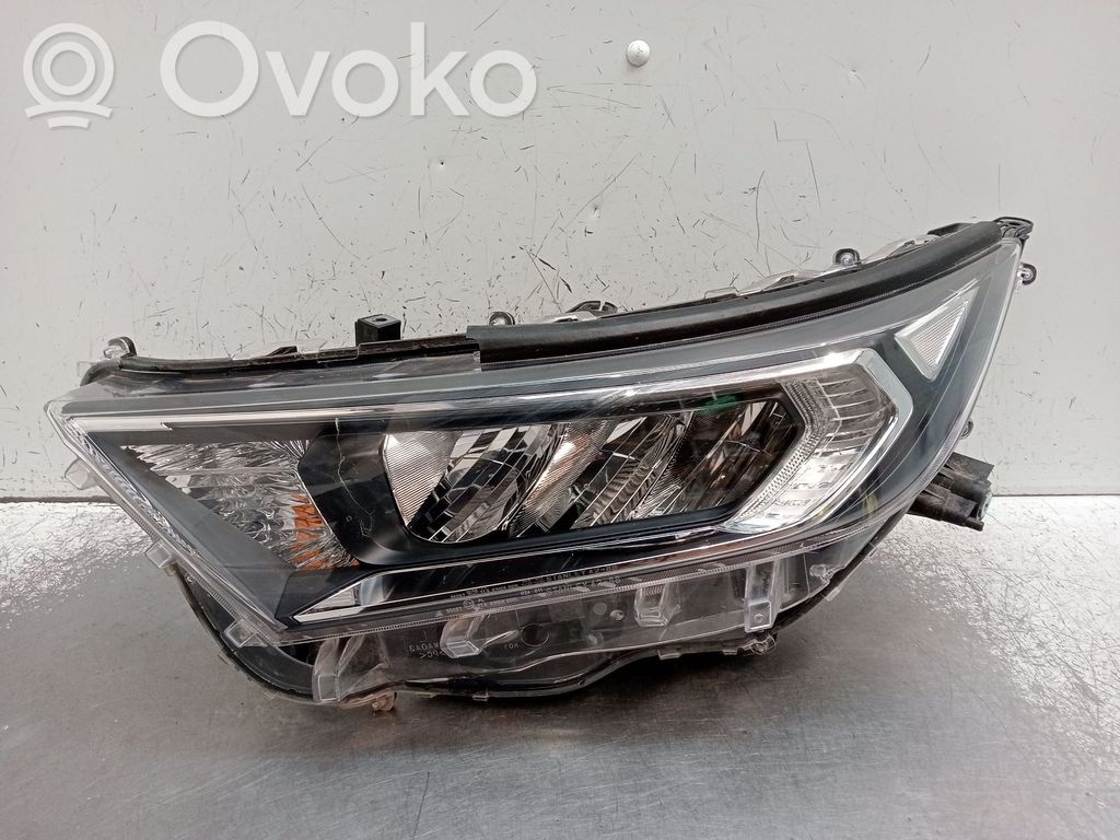 Toyota RAV 4 (XA50) Phare frontale 