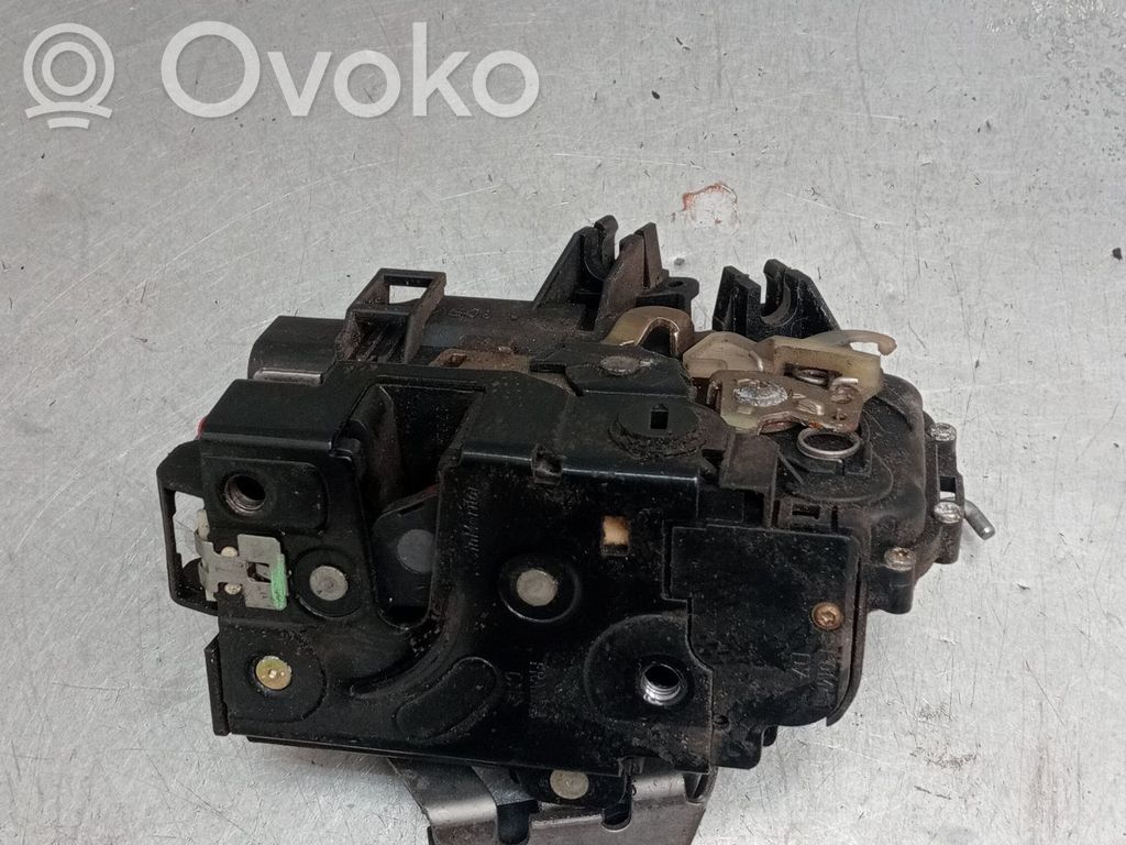 Motor de cierre de puerta trasera