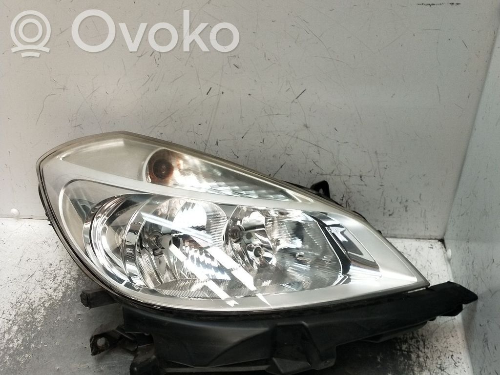 Renault Clio III Phare frontale 