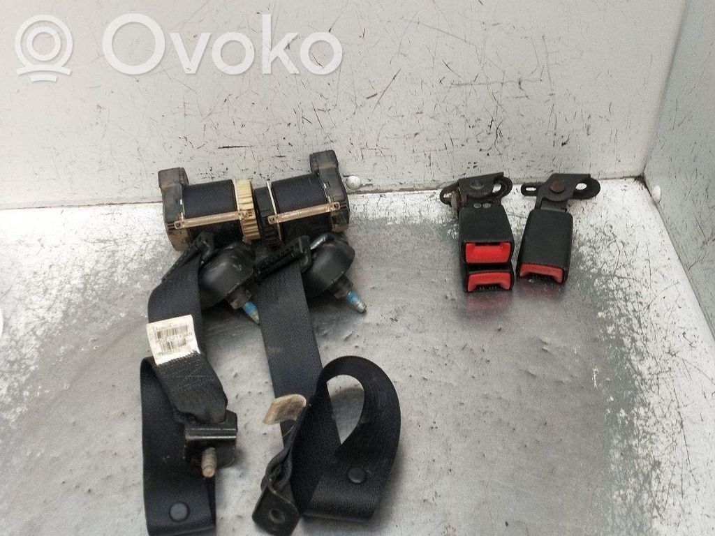 Jeep Cherokee KJ Cinturón trasero