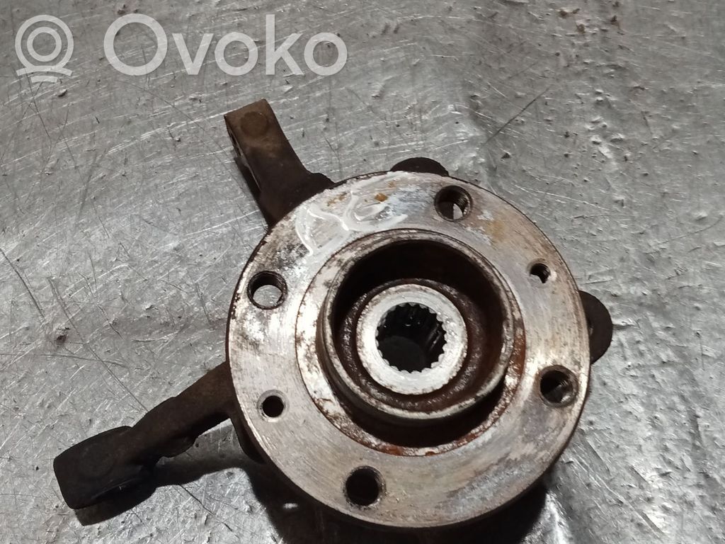Renault Clio I Achsschenkel vorne 