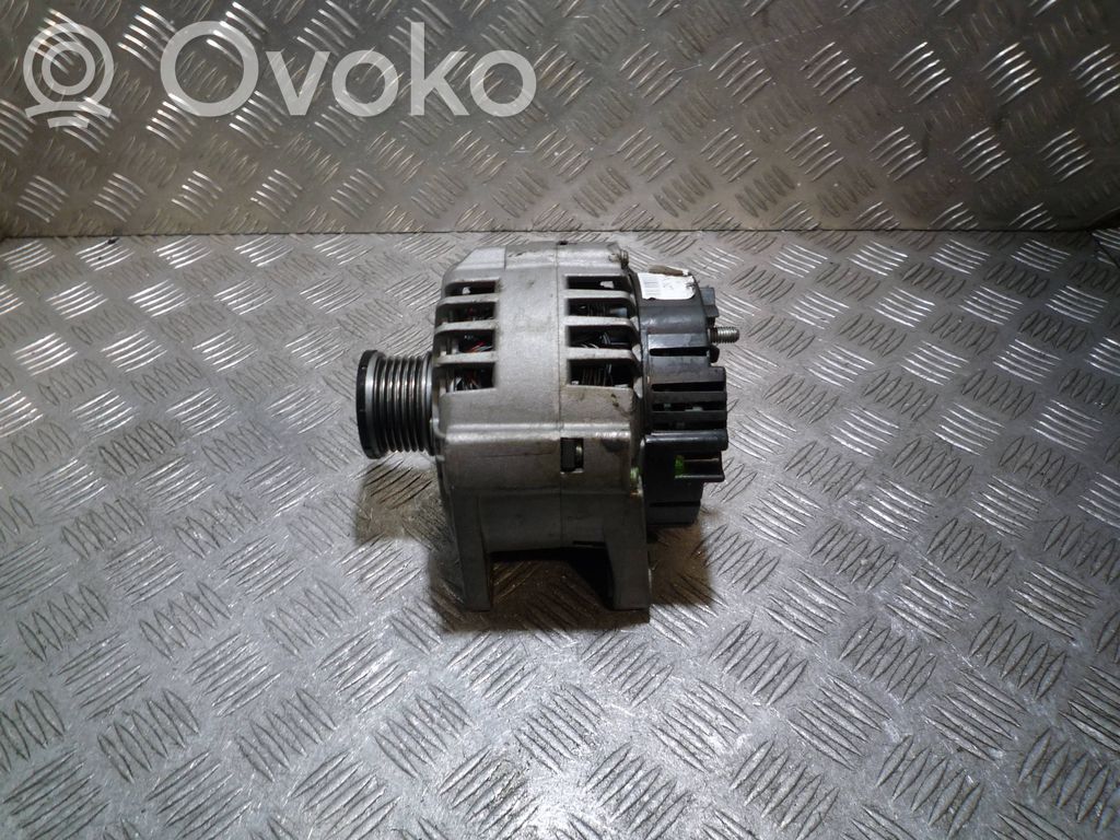 Renault Trafic II (X83) Alternador 
