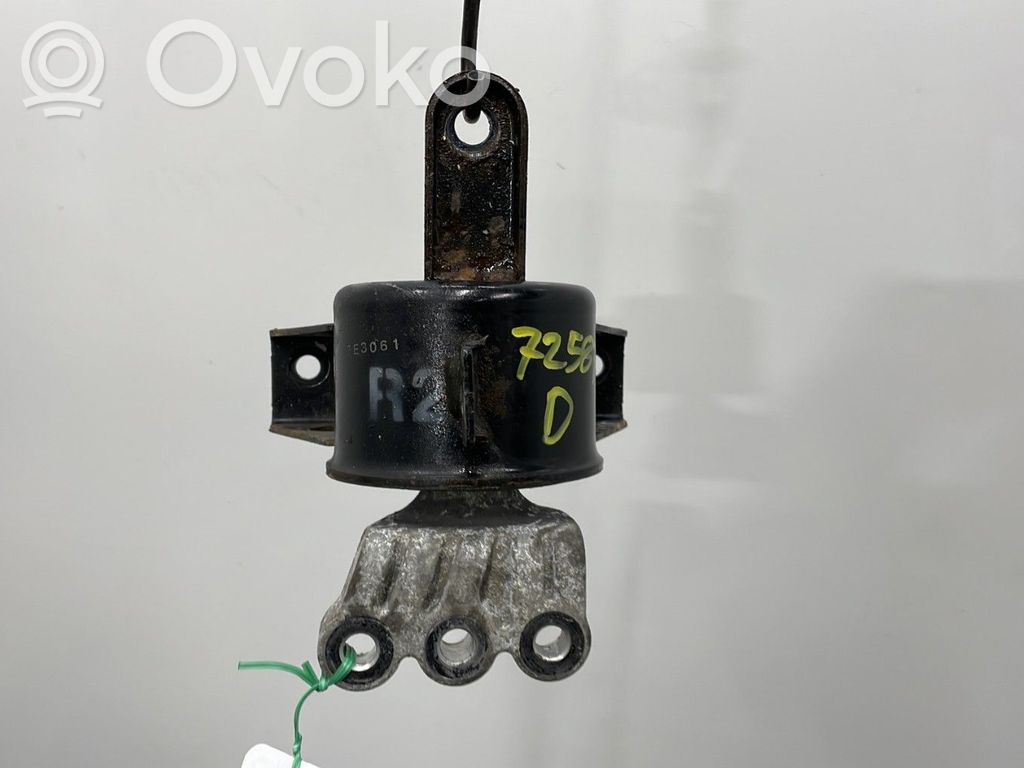 Engine mount bracket